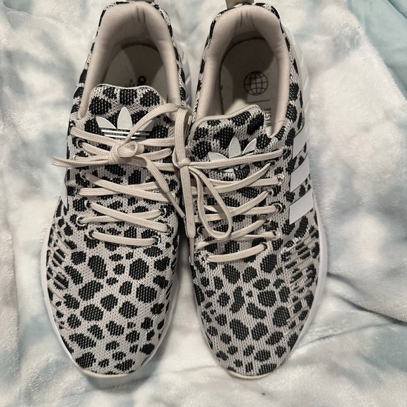 adidas Other - Adidas Women's 8.5/ kids 7 Leopard Print slide on Sneakers worn once b & w